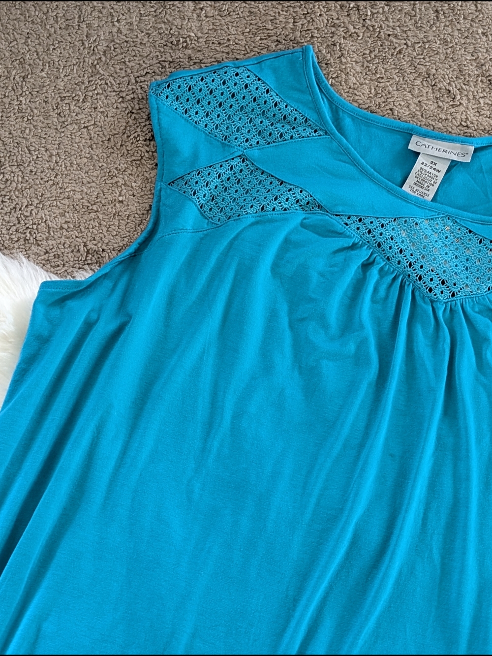 Catherine's Sleeveless Turquise Crochet Lace Detail Top Size 2X - Picture 3 of 10